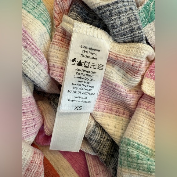 NWT LuLaRoe Leah Drop Shoulder Cuff Tunic Shirt Size XS - Picture 4 of 9